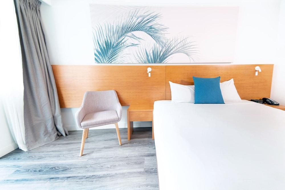 Novotel Cairns Oasis Resort