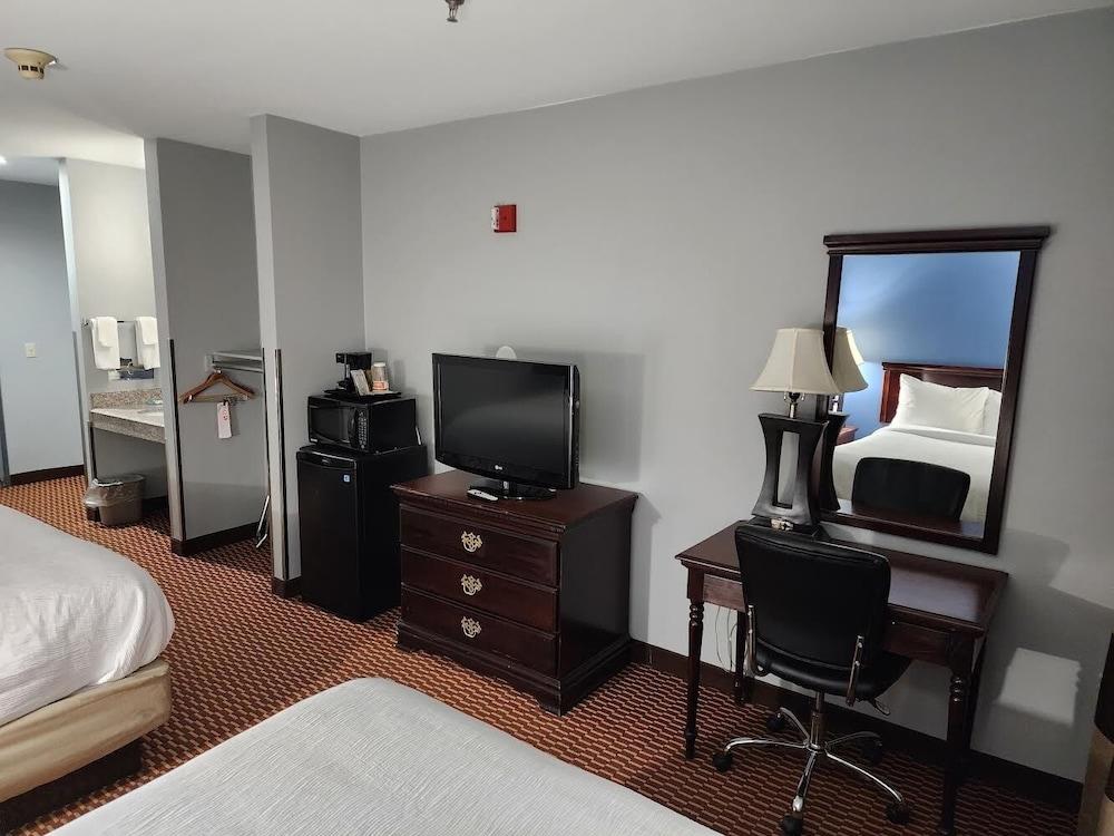 Quality Inn & Suites Oklahoma City North