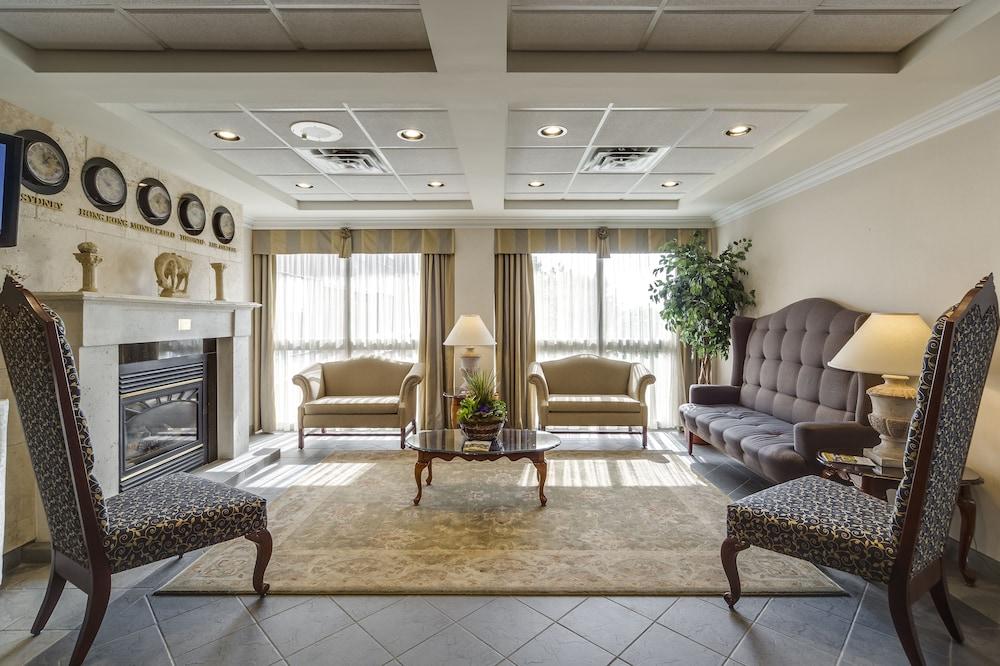 Monte Carlo Inn Oakville Suites