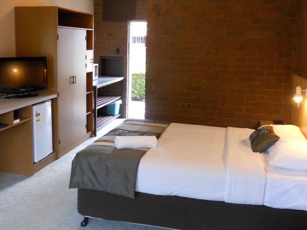 High Country Motor Inn