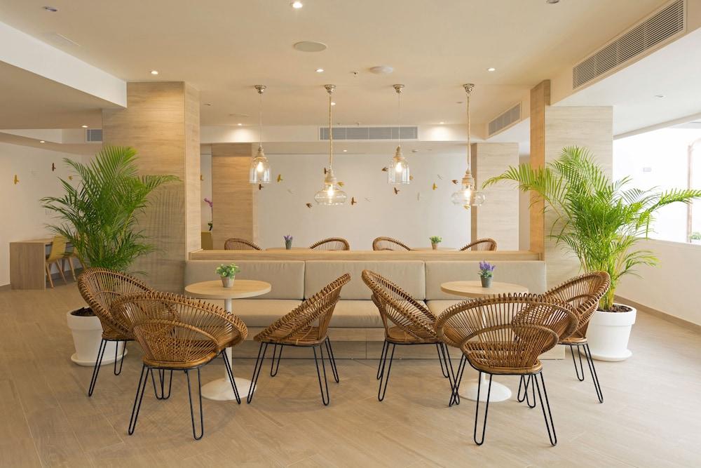 HSM Son Verí - Adults Only