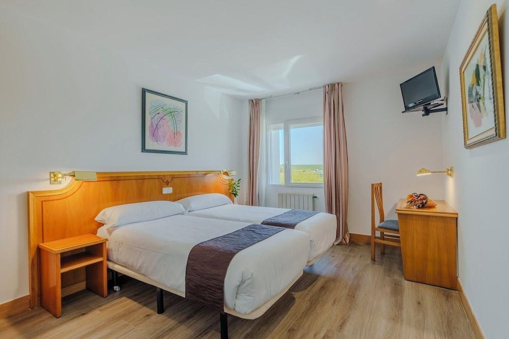 Hotel  Rey Arturo Burgos