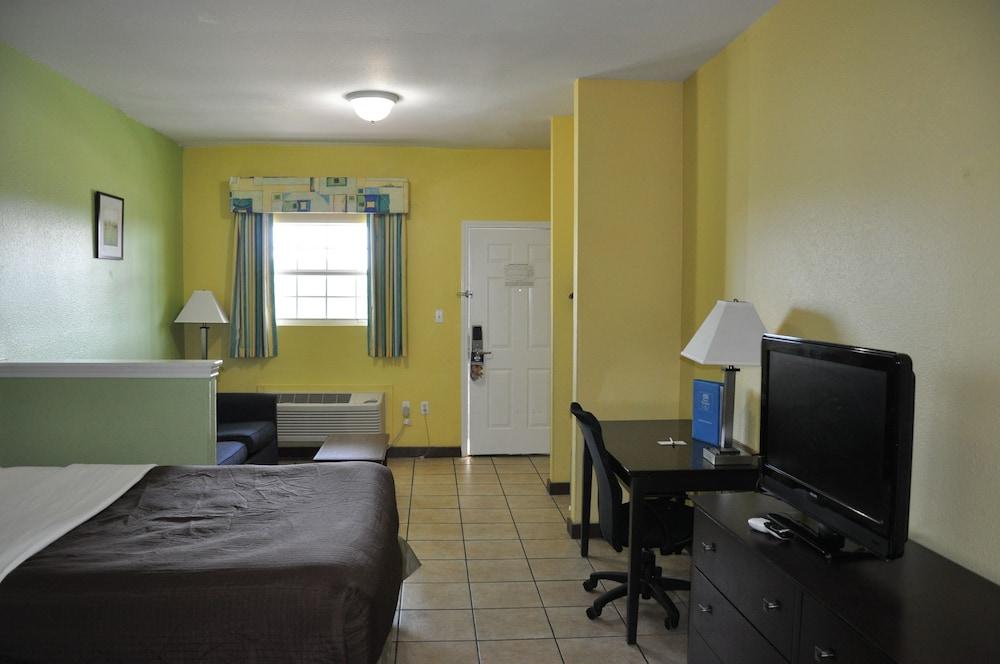 Plantation Suites & Conference Center