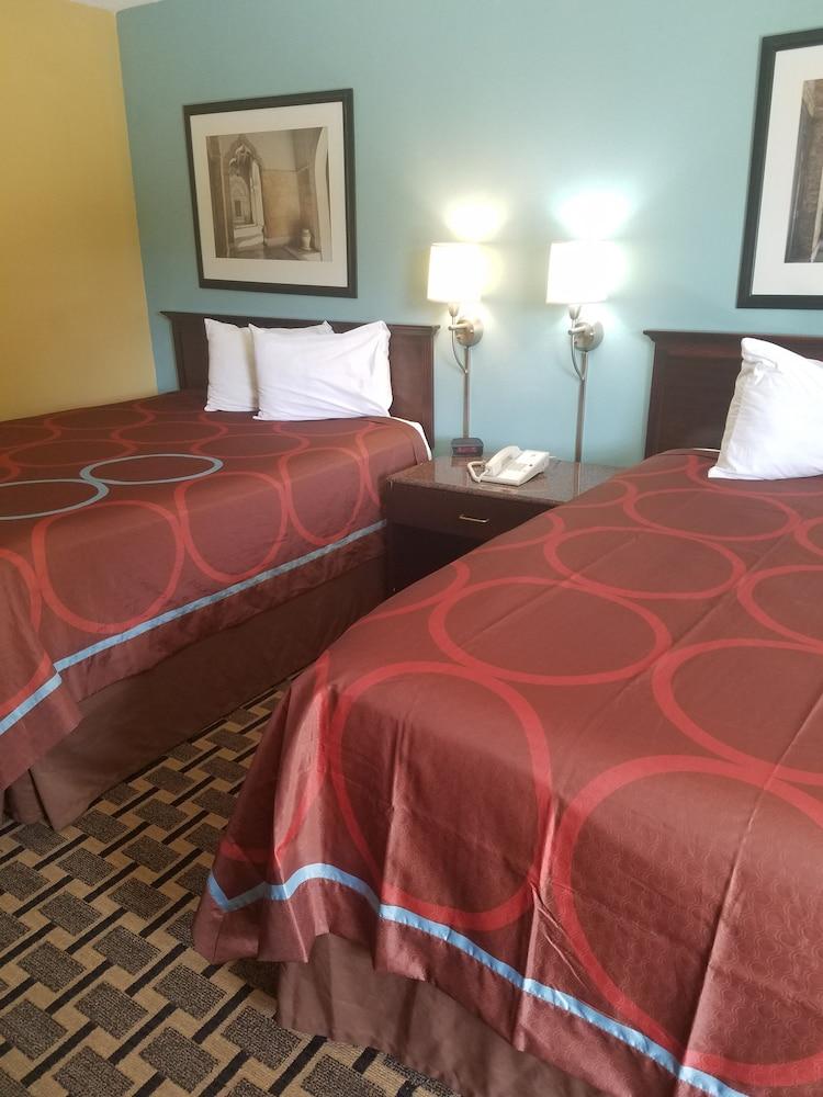 Super 8 by Wyndham Jasper