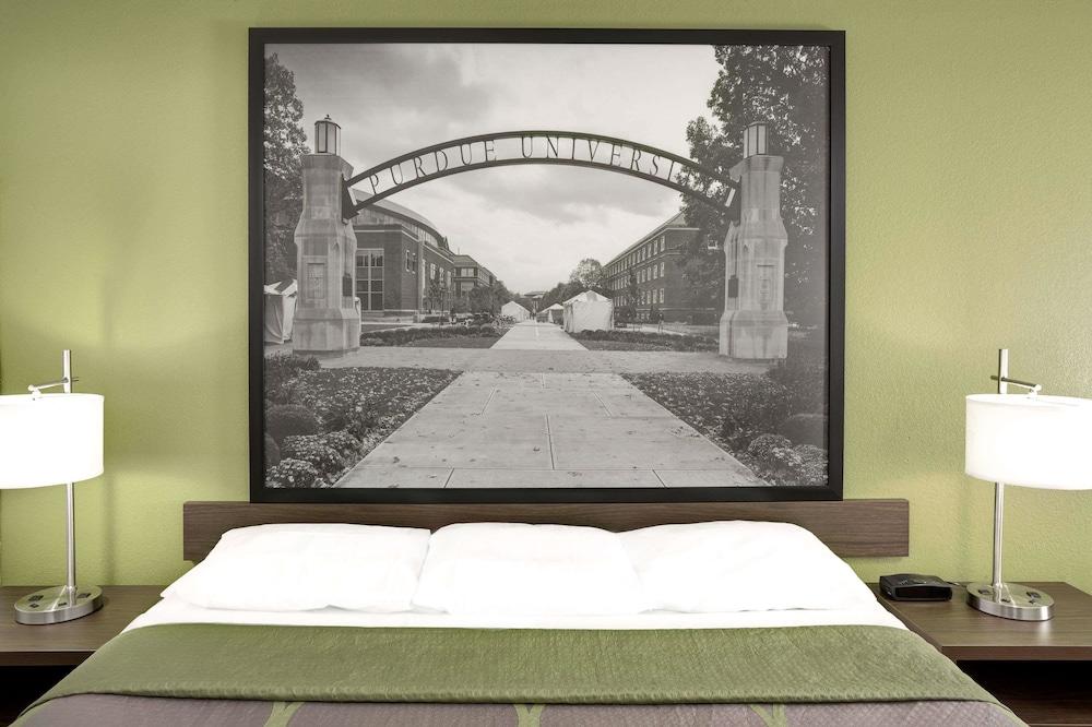 Super 8 by Wyndham Lafayette / Purdue Area