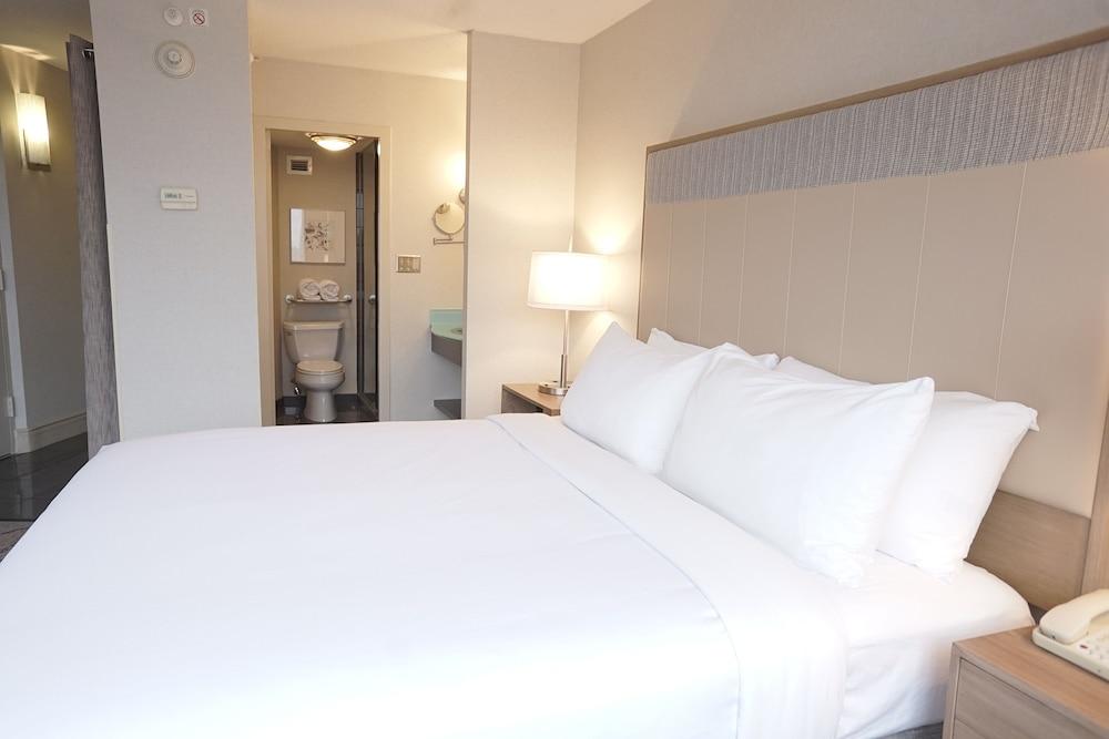 Crowne Plaza Syracuse, an IHG Hotel