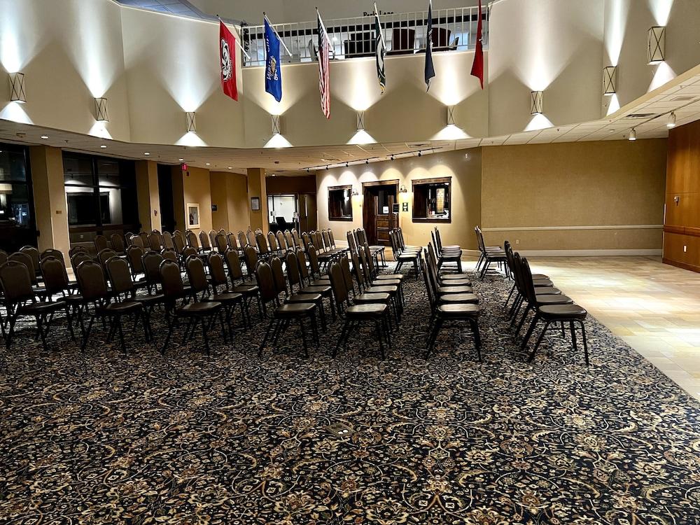 Hotel Mead Resorts & Conventions Center