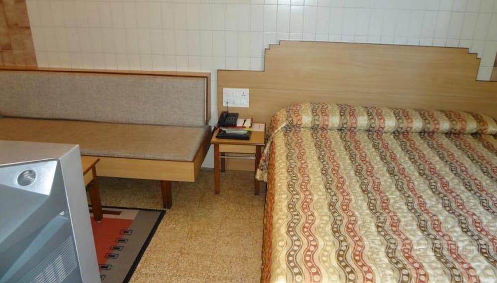 Chateau Windsor Hotel