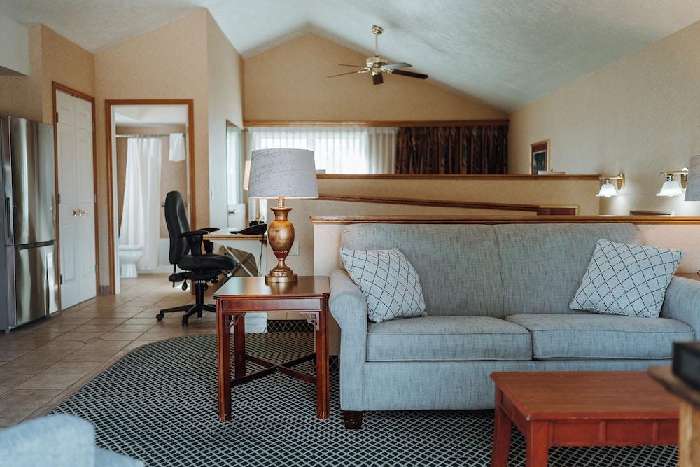Skaneateles Suites