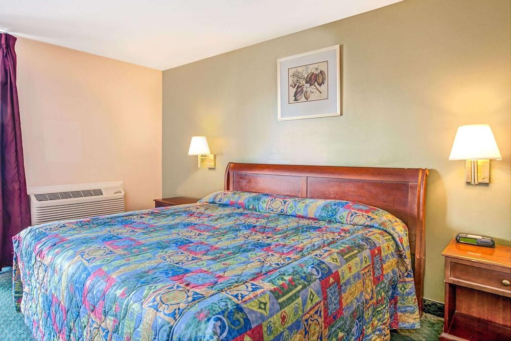 Knights Inn South Hackensack