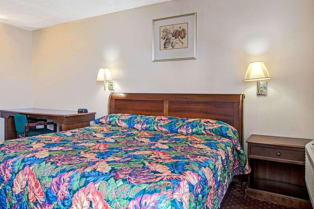 Knights Inn South Hackensack