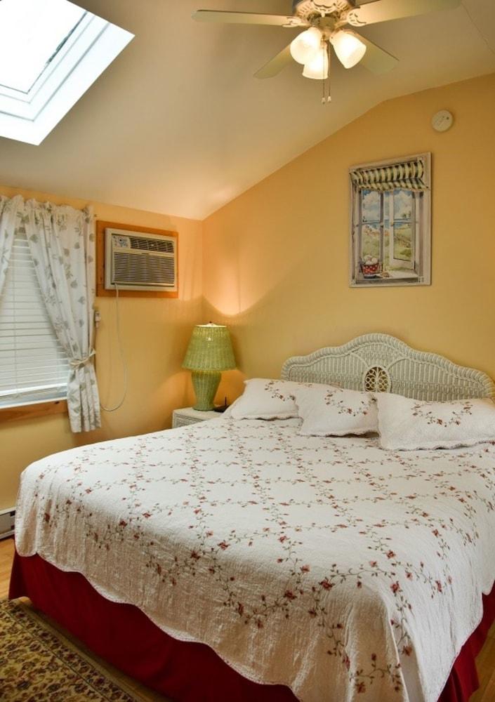 Shorelands Guest Resort and Cottages