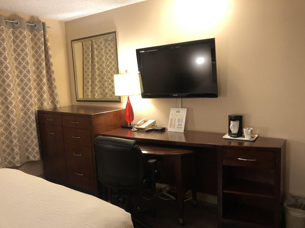 Days Inn by Wyndham Fredericton