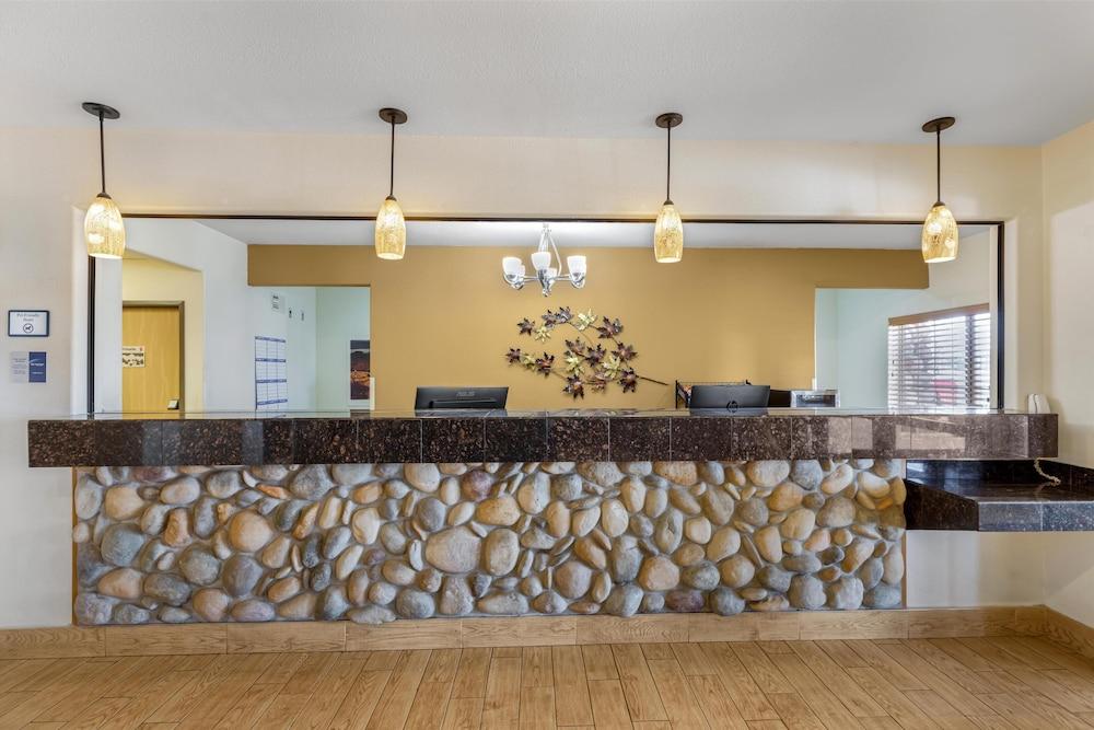 Best Western Firestone Inn & Suites