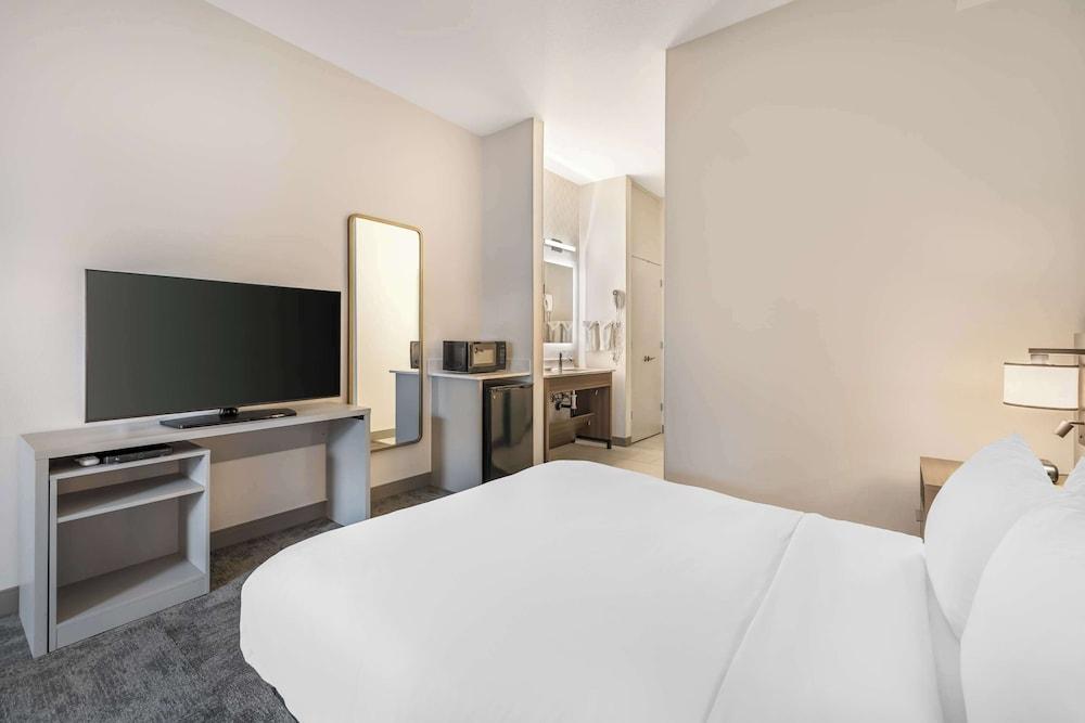 Comfort Suites Redmond Airport