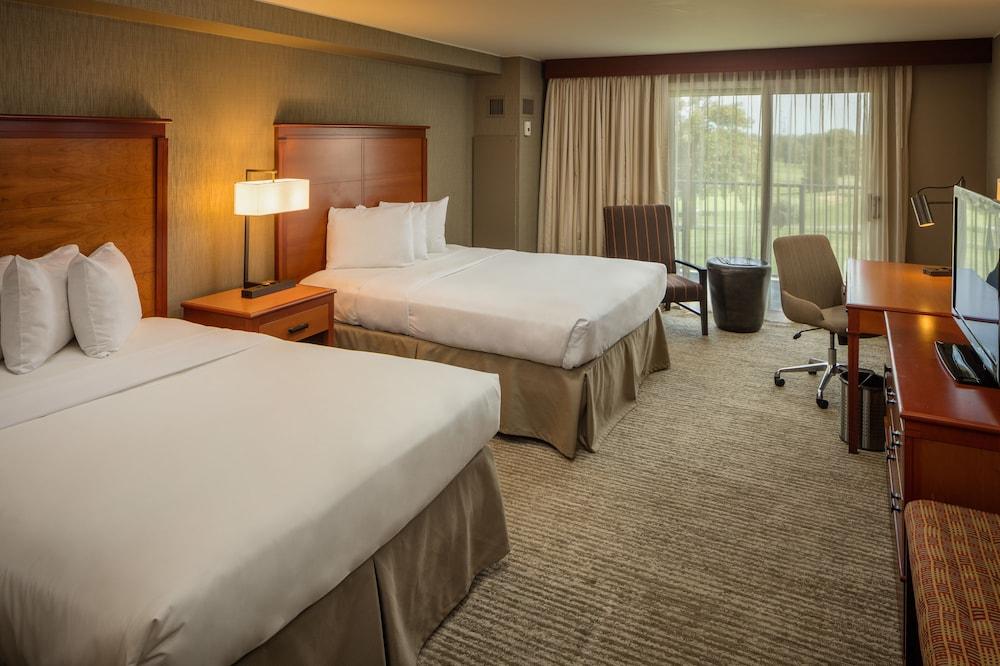 Eaglewood Resort and Spa