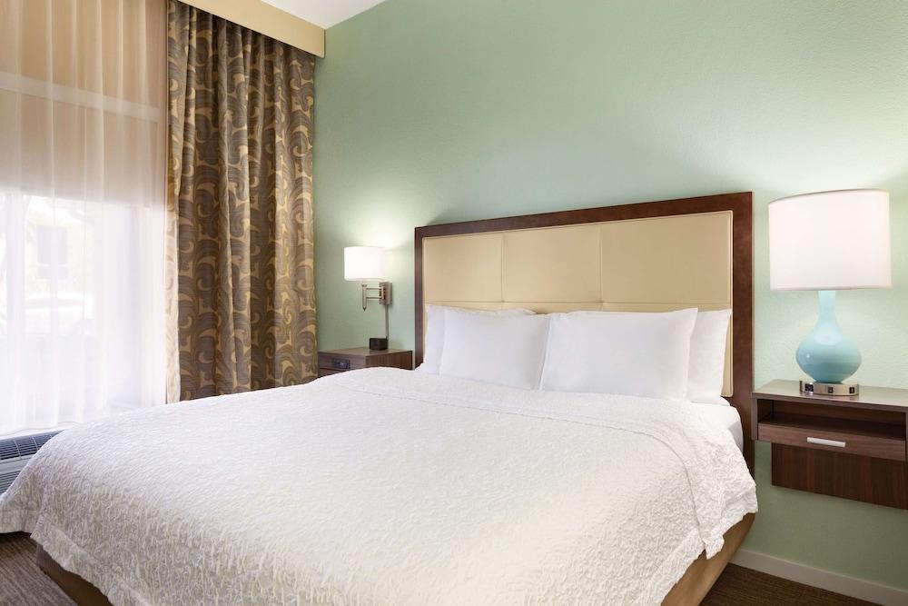 Hampton Inn & Suites Tarpon Springs