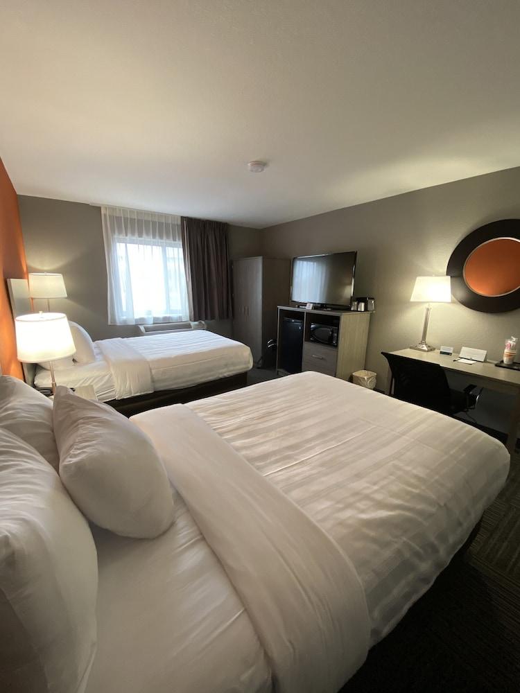 Quality Inn & Suites Hammond Near I-8090