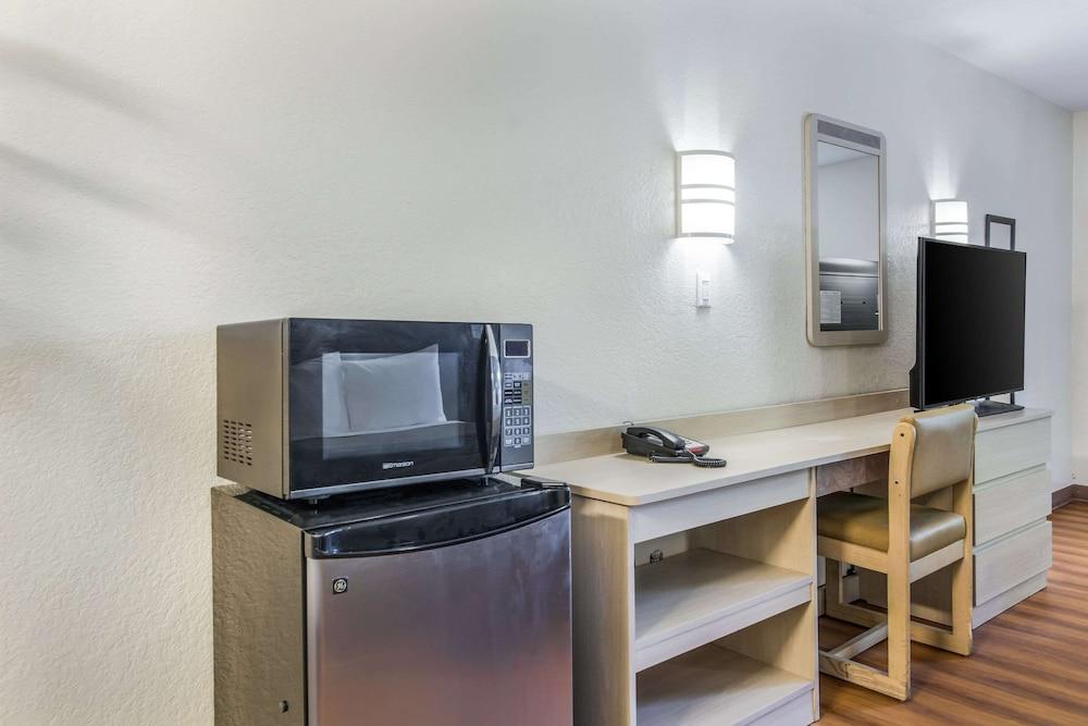 Quality Inn & Suites Columbus West