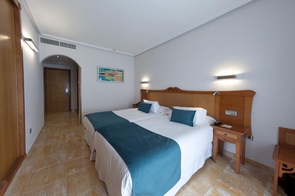 Hotel La Laguna Spa And Golf