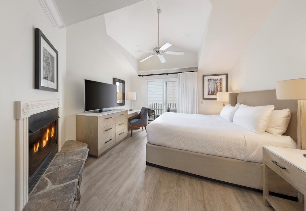 Pelican Inn & Suites