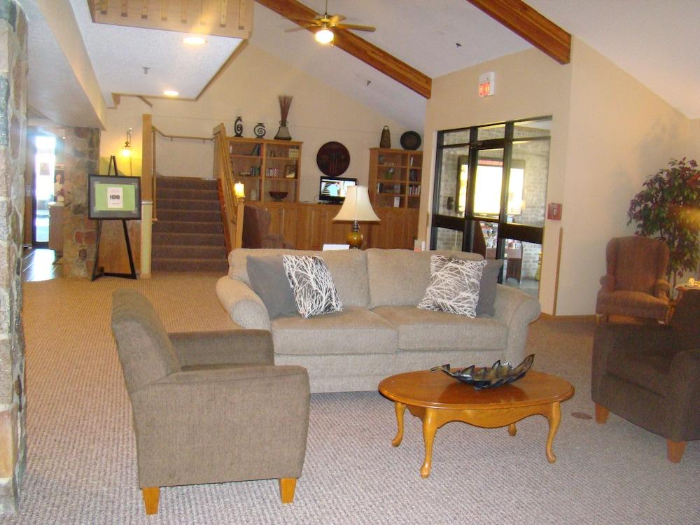 Boarders Inn & Suites by Cobblestone Hotels - Faribault