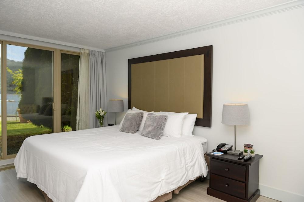 Oceanfront Suites at Cowichan Bay