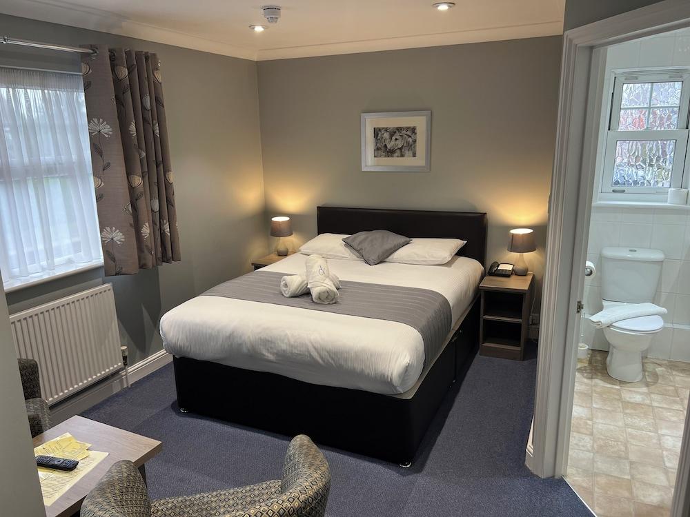 The Corner House Hotel Gatwick