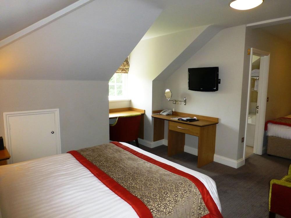 The Riverside House Hotel