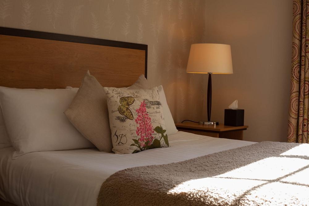 The Riverside House Hotel