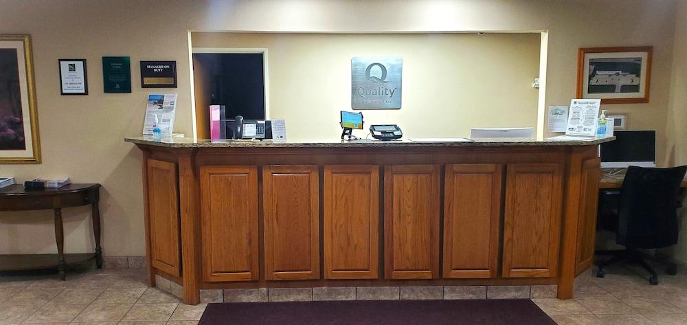 Quality Inn & Suites Eldridge Davenport North