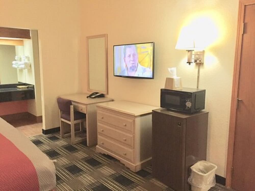 Red Carpet Inn Great Lakes