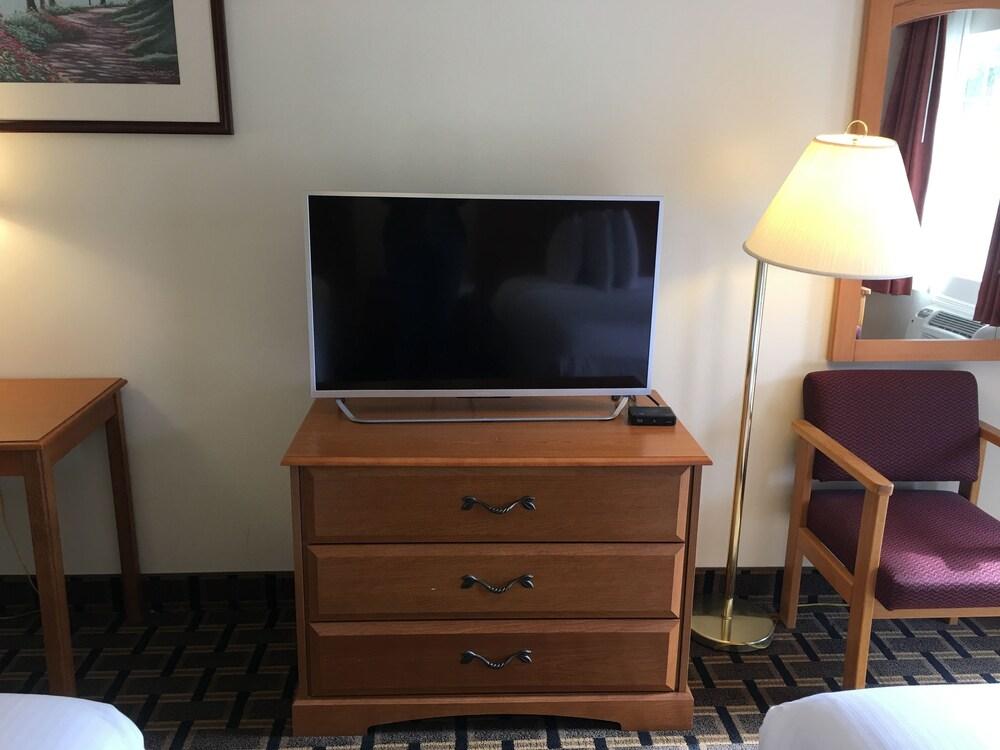 Red Carpet Inn & Suites Cooperstown