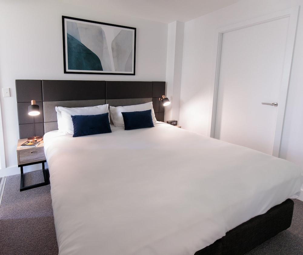 Oaks Glenelg Plaza Pier Suites