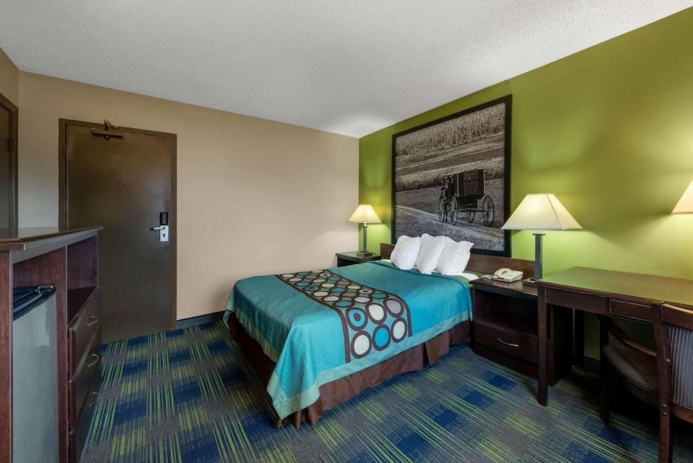 Super 8 by Wyndham Cleveland