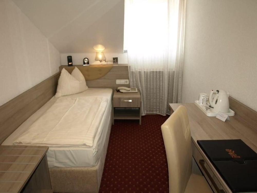 Airport Hotel Filderpost