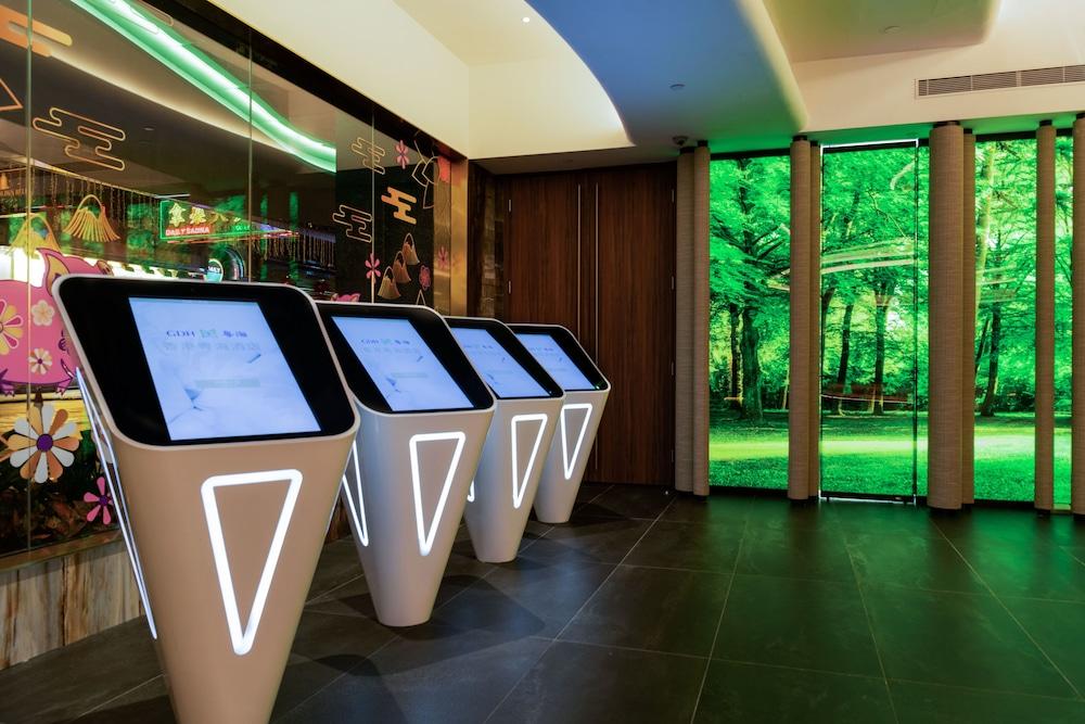 Oasis Avenue – A GDH Hotel