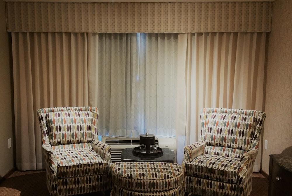 Town & Country Inn and Suites