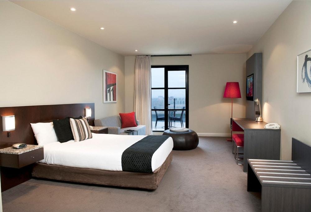 Mantra Hindmarsh Square Adelaide