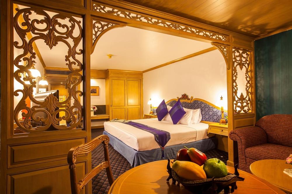 Lotus Hotel Pang Suan Kaew