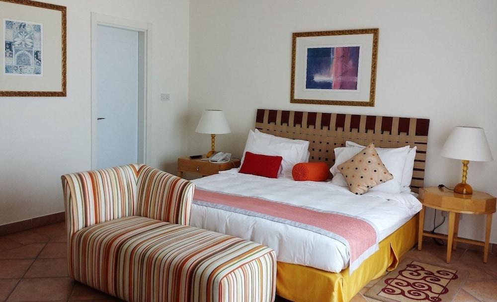 Seashell Julaia Hotel and Resort