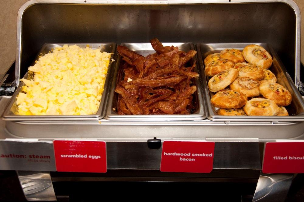 Hampton Inn & Suites Kalamazoo - Oshtemo