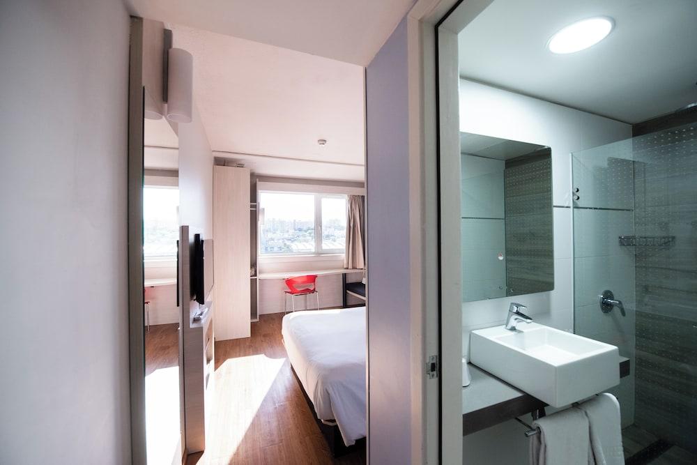 Hotel ibis Montevideo Rambla