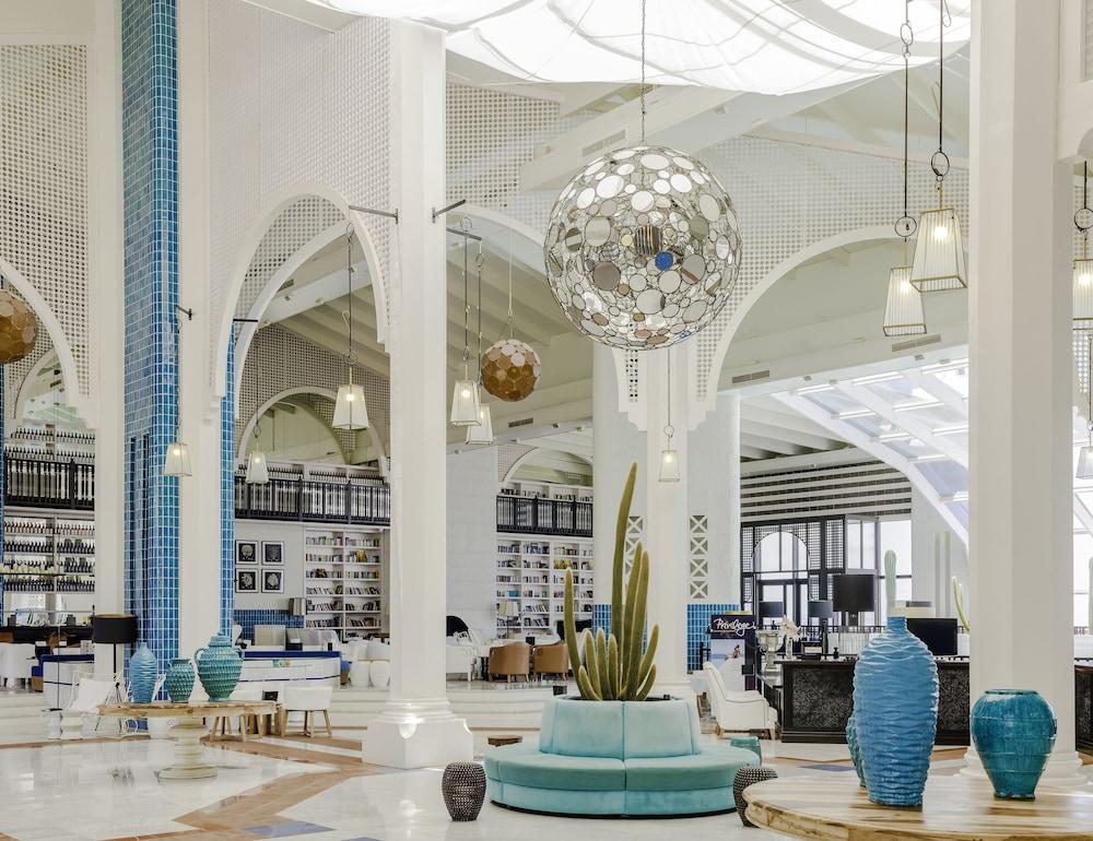 H10 Timanfaya Palace