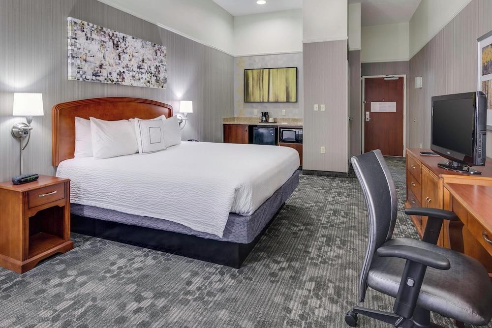 Courtyard by Marriott Providence Warwick