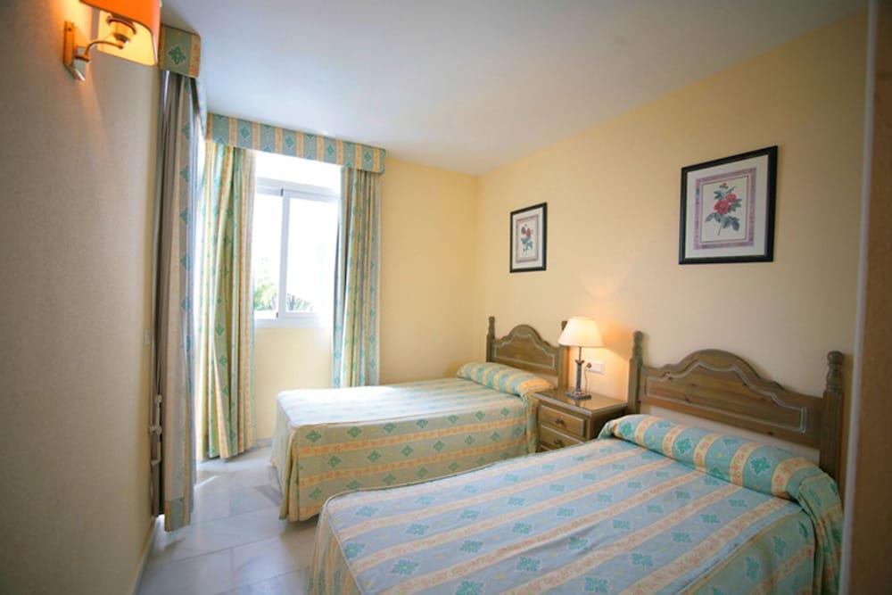 Apartamentos Ona Campanario