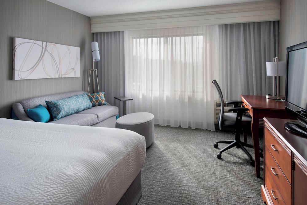 Courtyard by Marriott Lebanon