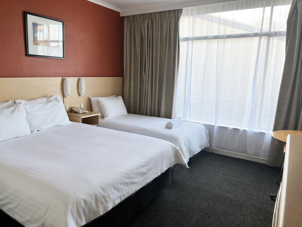 Stay at Alice Springs Hotel
