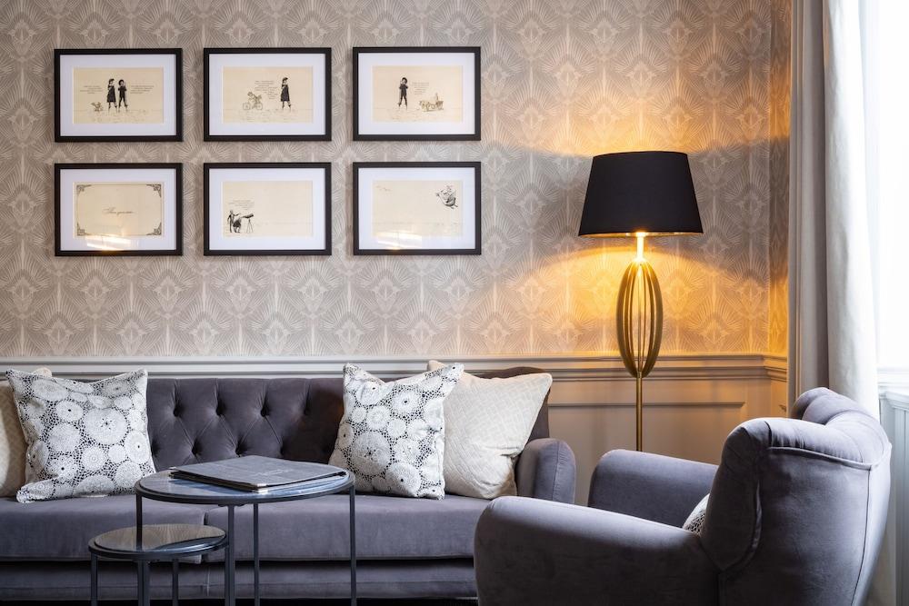 The Queensberry Hotel