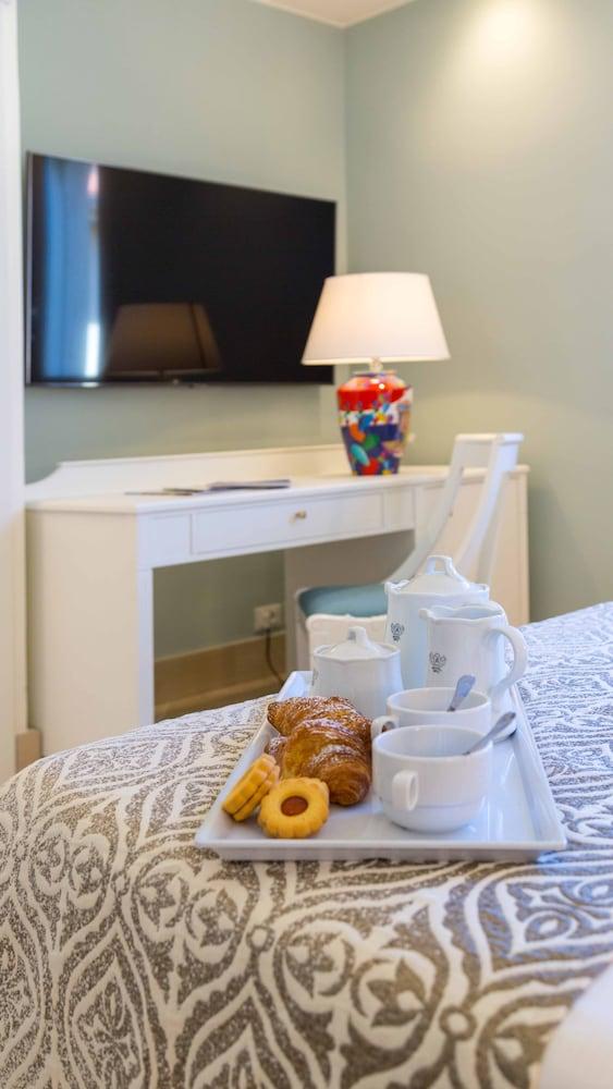 Hellenia Yachting Hotel